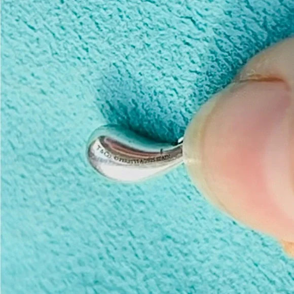 Tiffany & Co 💯% Auth Vintage Teardrop Chain Danglers w/Pouch ✨925 Sterling✨EUC✨ - Picture 8 of 8